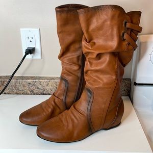 Size 38 Vangelo Brown Flat Boots